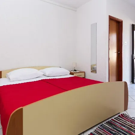 Apartment Luka Pag Town