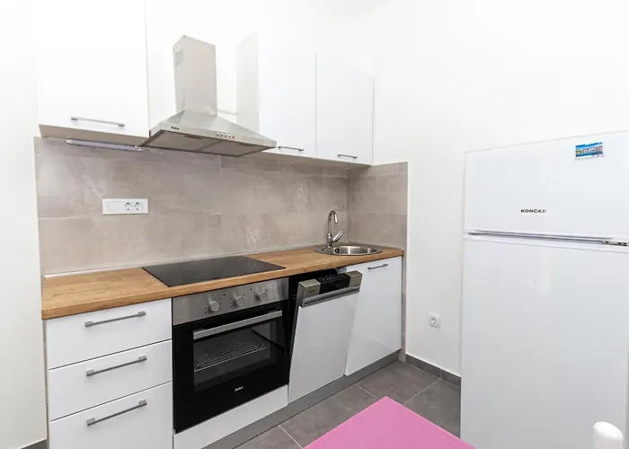 Apartment Luka Pag Town