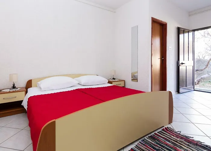 Apartment Luka Pag Town