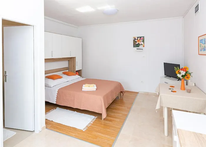 Luka Apartment