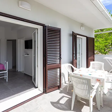 Apartamento Luka Pag Town