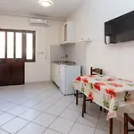 Apartamento Luka Pag Town