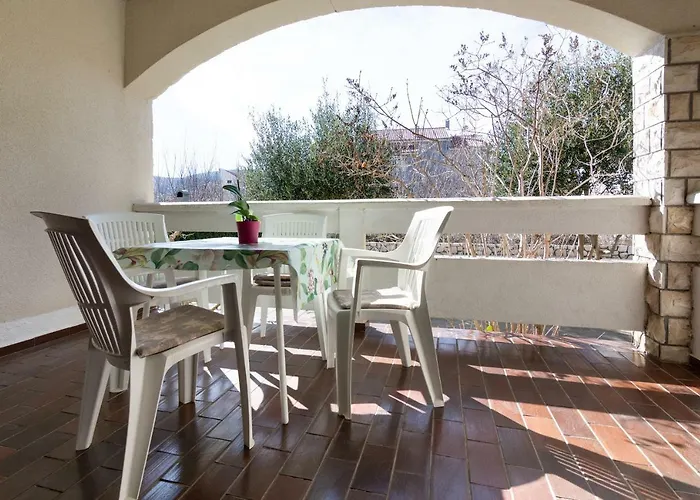 Luka Apartman Pag Town